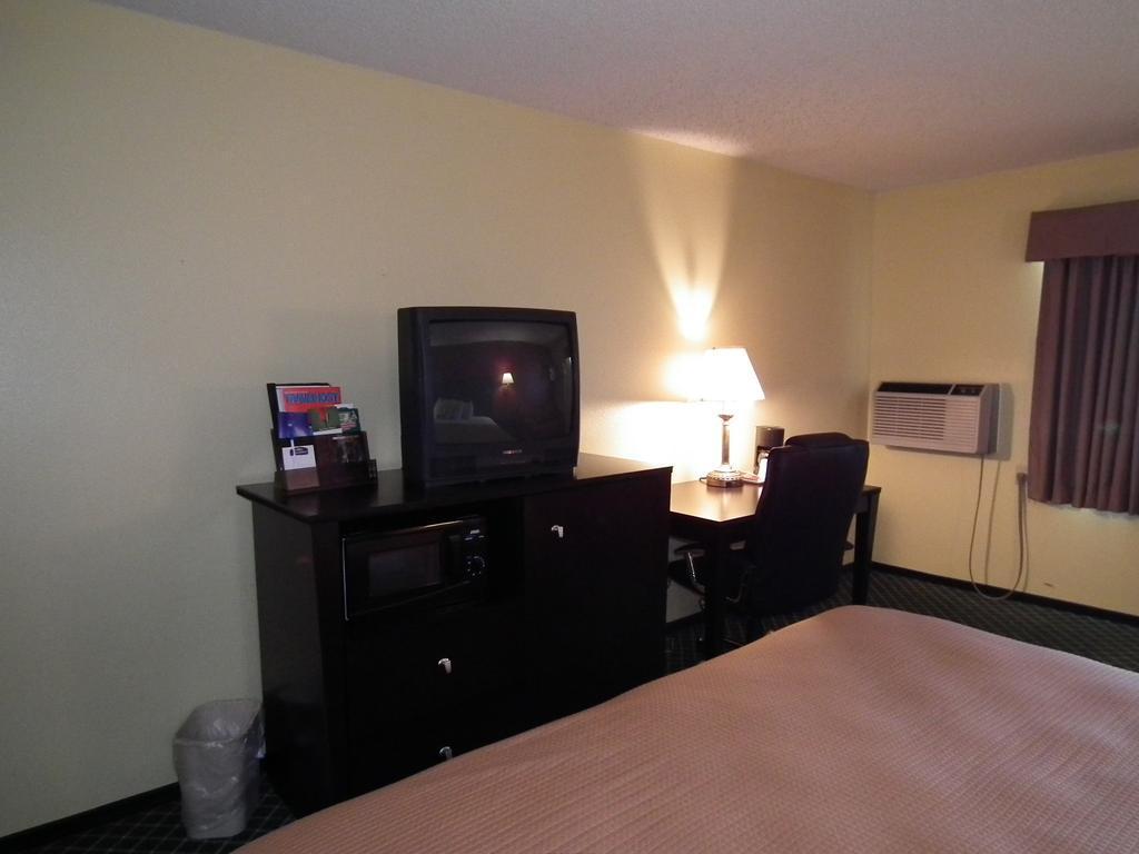 Howard Johnson By Wyndham Near Schlitterbahn New Braunfels Eksteriør bilde