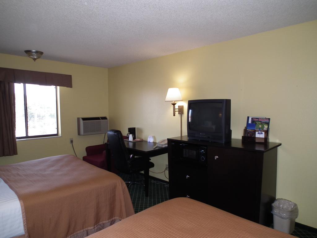 Howard Johnson By Wyndham Near Schlitterbahn New Braunfels Eksteriør bilde