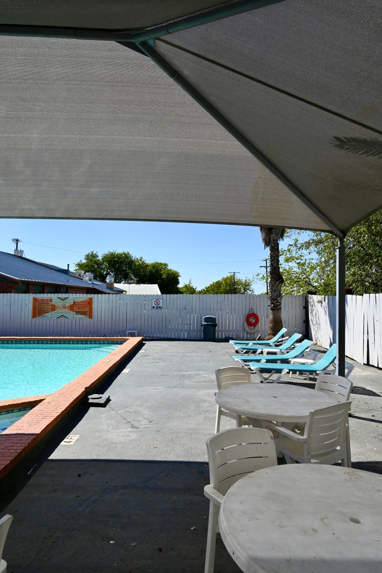 Howard Johnson By Wyndham Near Schlitterbahn New Braunfels Eksteriør bilde