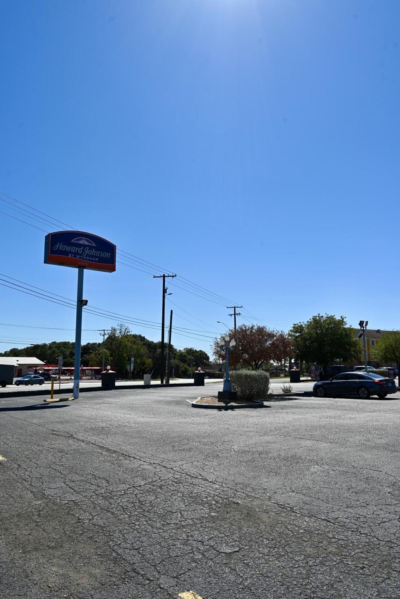 Howard Johnson By Wyndham Near Schlitterbahn New Braunfels Eksteriør bilde