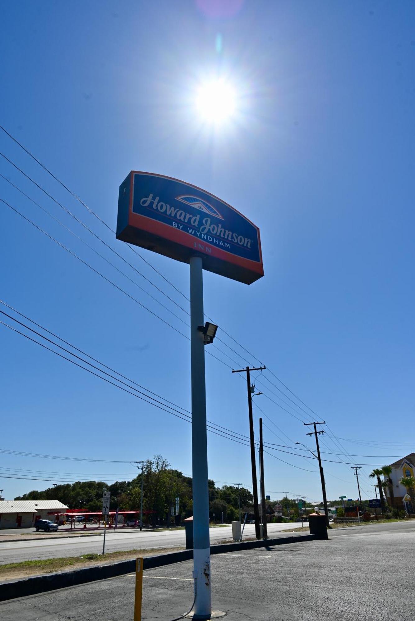 Howard Johnson By Wyndham Near Schlitterbahn New Braunfels Eksteriør bilde